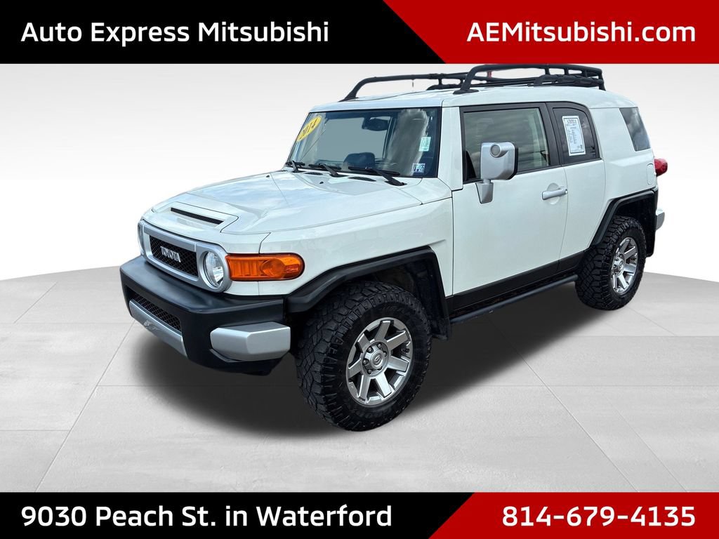 Used 2014 Toyota FJ Cruiser 4WD w/ Upgrade Package image 3