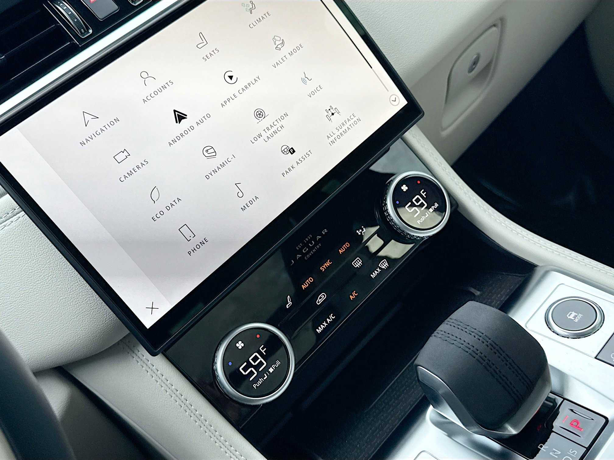 Used 2026 Jaguar F-PACE R-Dynamic S image 27