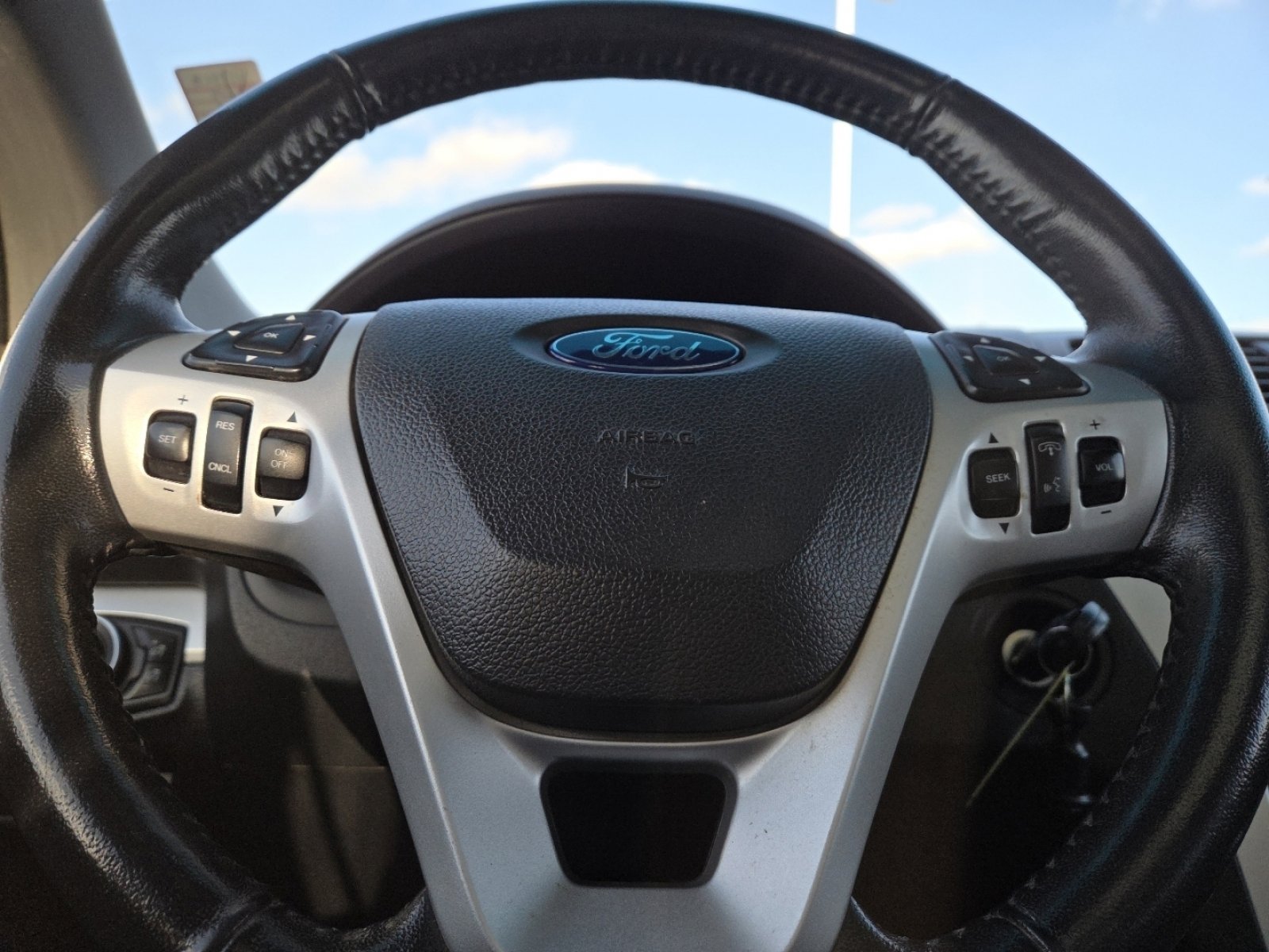 Used 2014 Ford Explorer XLT w/ Equipment Group 202A image 25