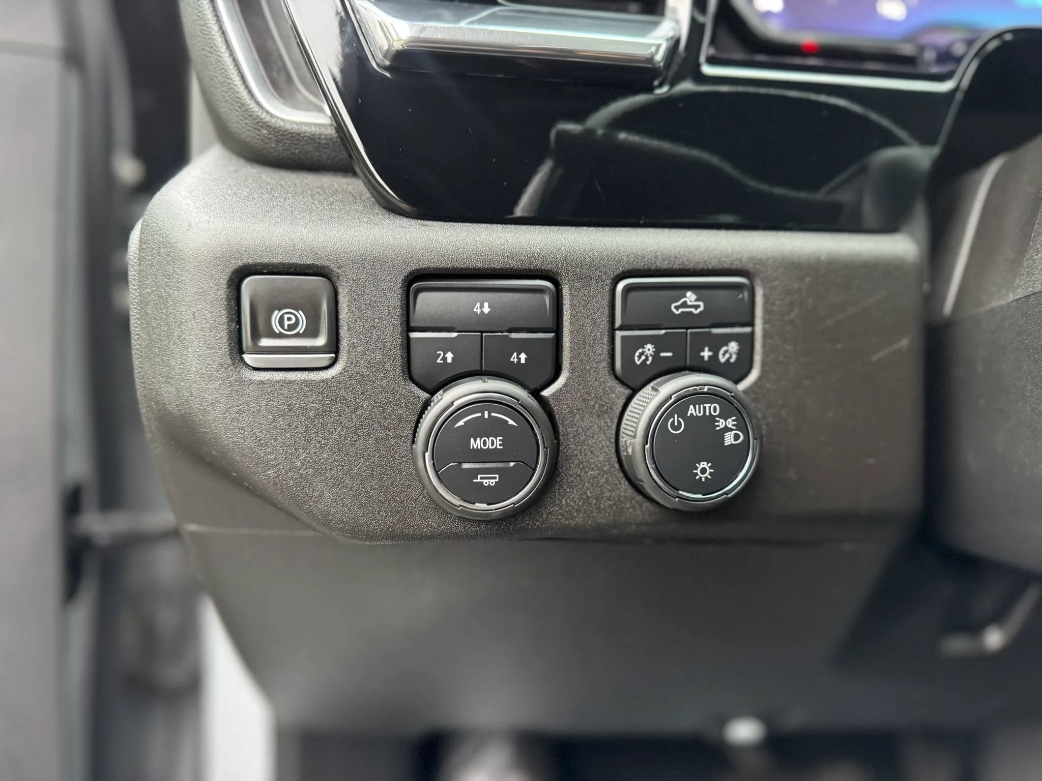 Used 2024 Chevrolet Silverado 3500 LT AWD/4WD image 19
