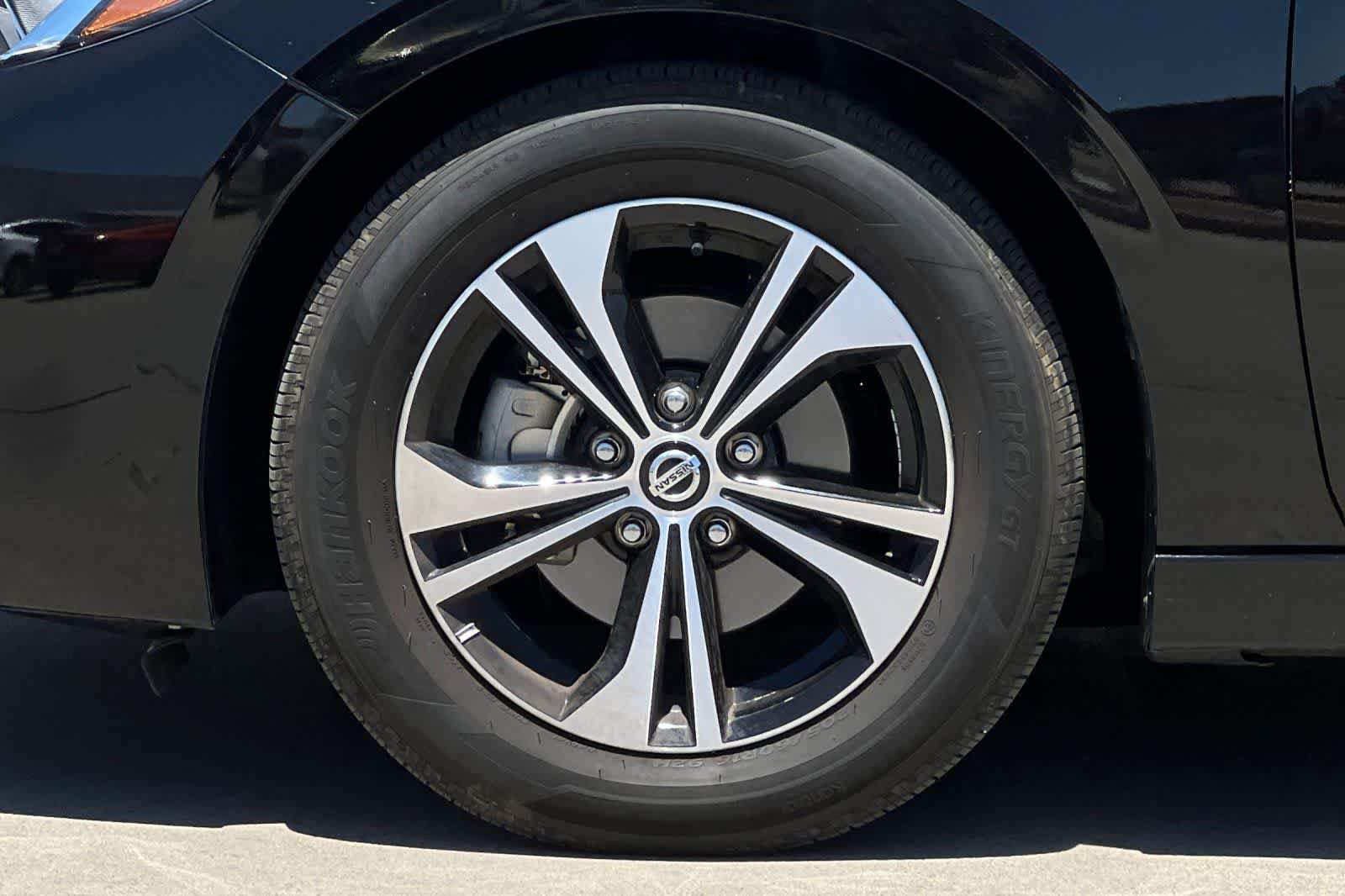 Certified 2023 Nissan Sentra SV FWD image 12