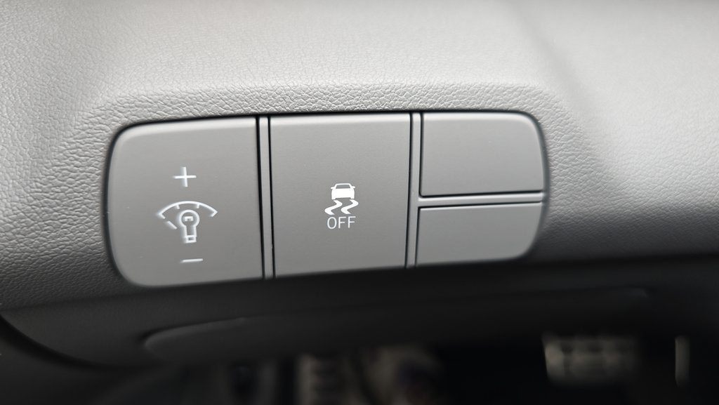 New 2026 Hyundai Elantra Sport FWD image 10