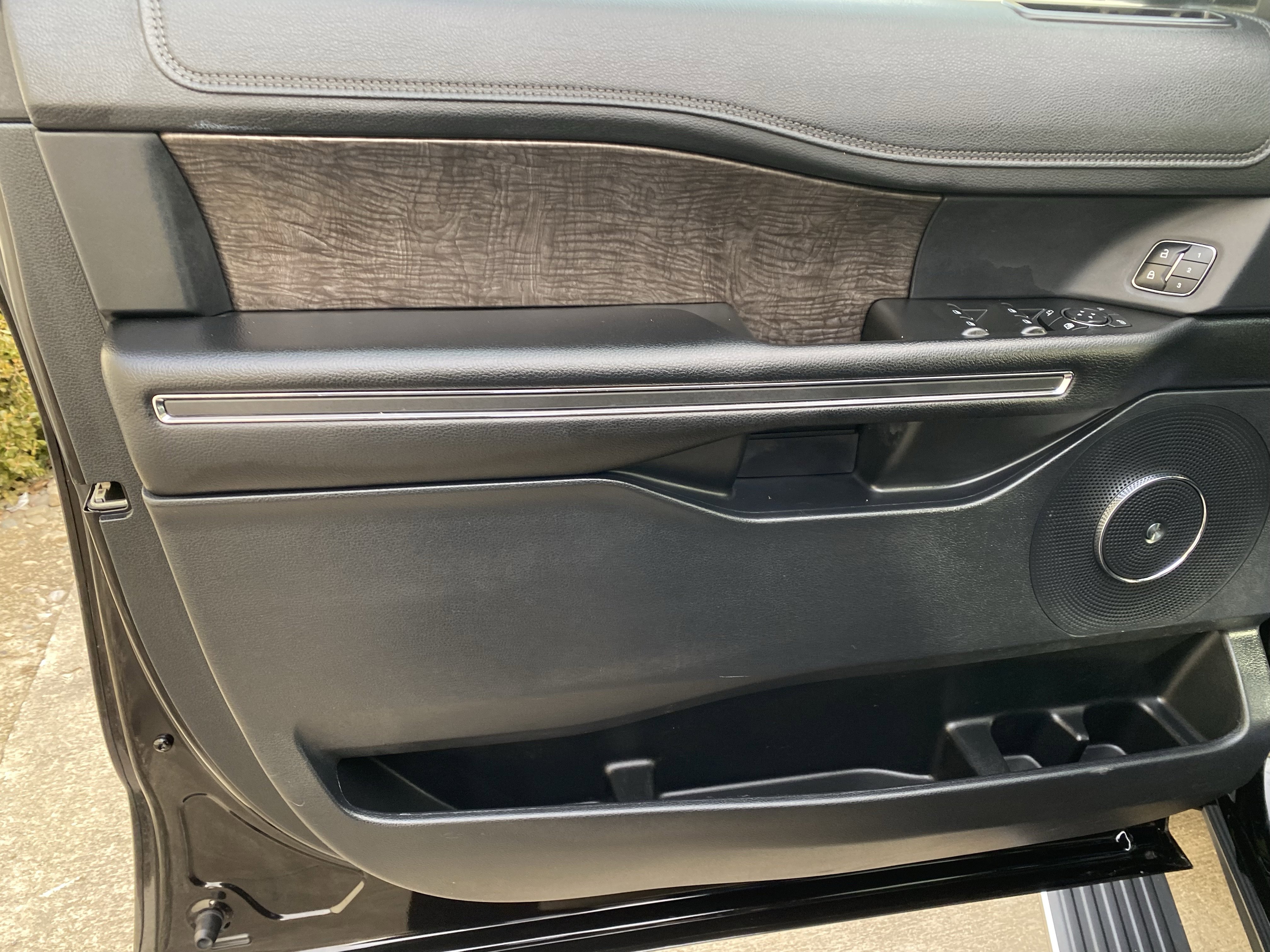 Used 2020 Ford Expedition Max Limited w/ Special Edition Package image 11