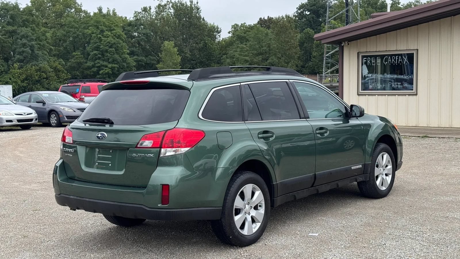 Used 2011 Subaru Outback 2.5i Premium w/ All-Weather Pkg AWD/4WD image 6