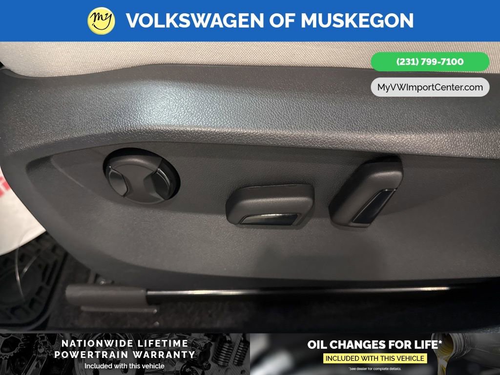 New 2026 Volkswagen Taos SE image 12