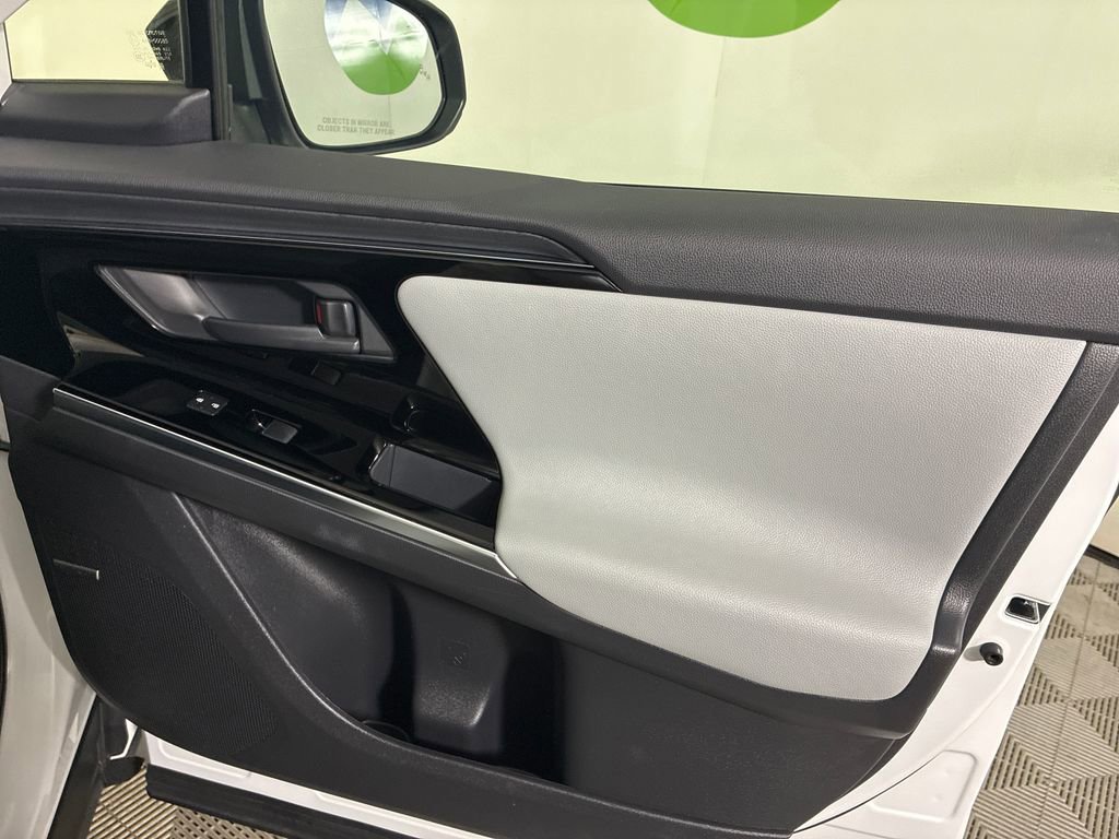 Used 2023 Subaru Solterra AWD image 31