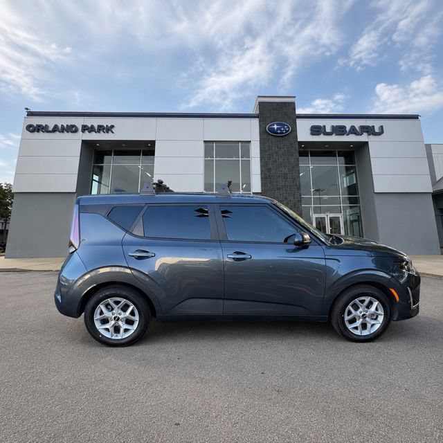 Used 2025 Kia Soul LX w/ LX Technology Package FWD image 4