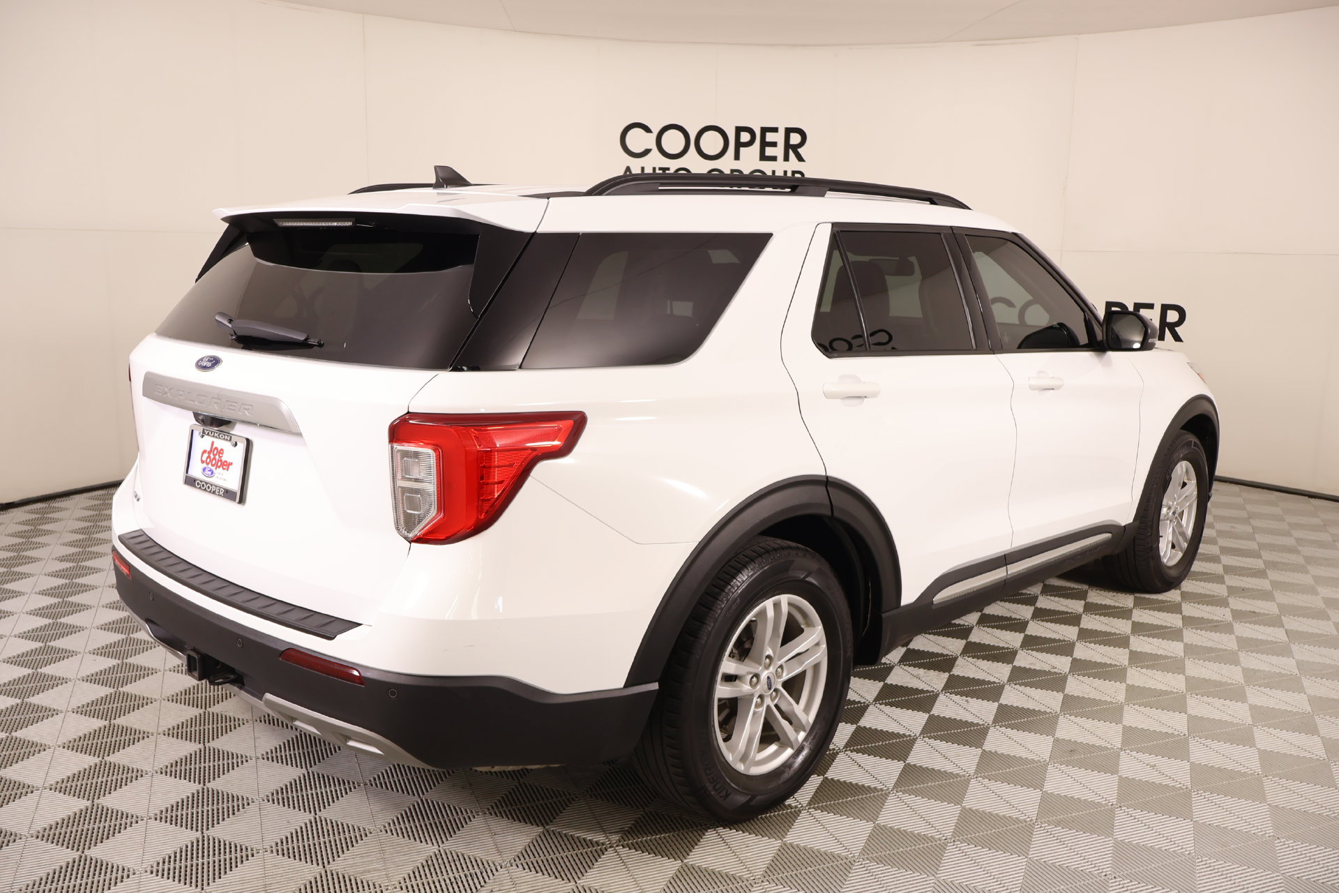 Used 2023 Ford Explorer XLT w/ Equipment Group 202A RWD image 22