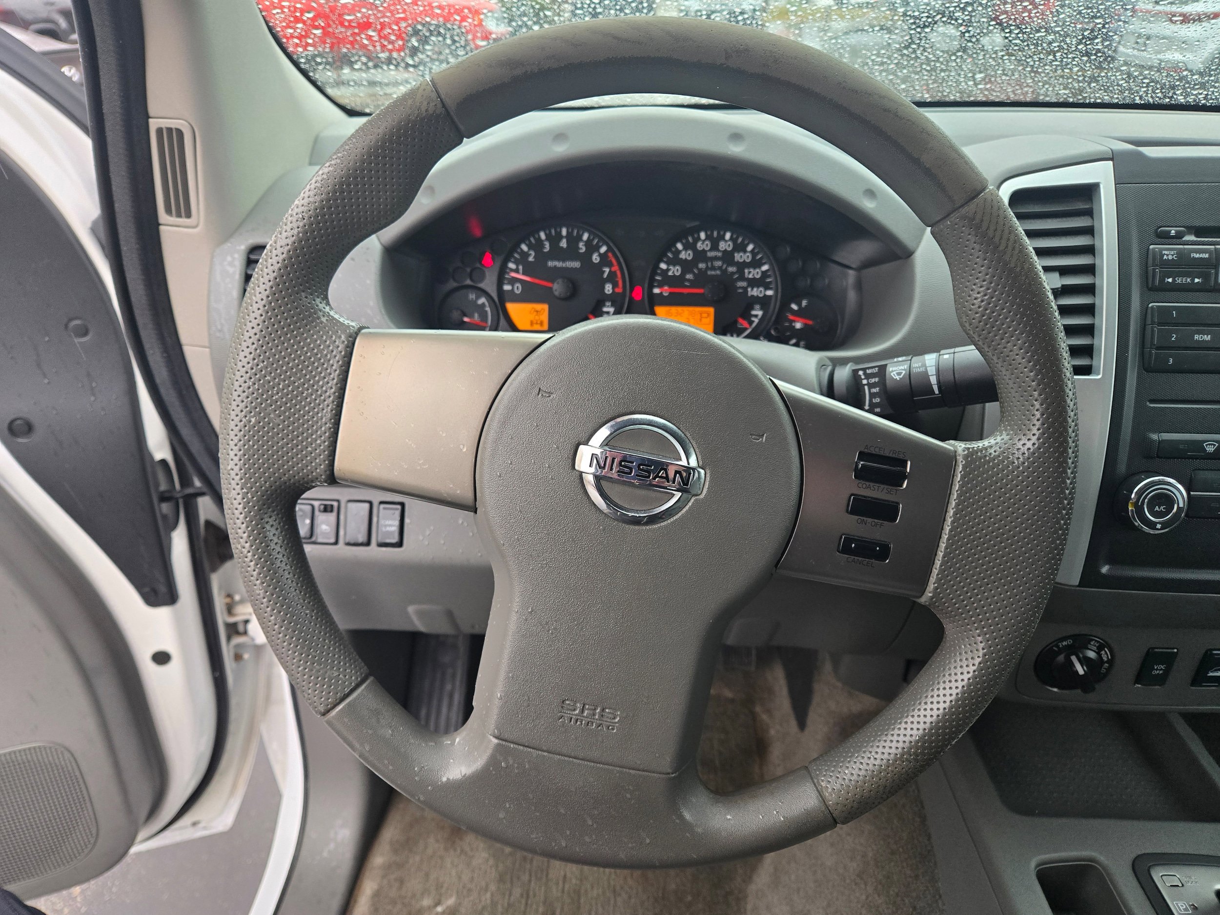 Used 2011 Nissan Frontier SV AWD/4WD image 6