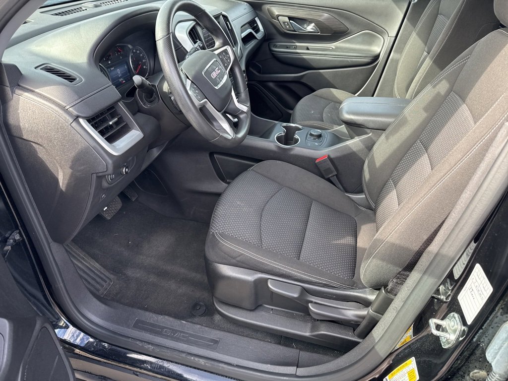 Used 2024 GMC Terrain SLE image 16