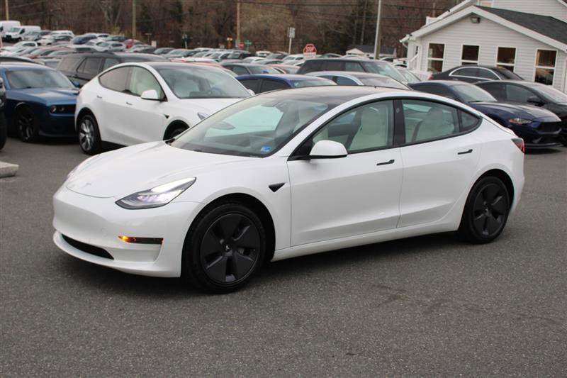 Used 2021 Tesla Model 3 Standard Range Plus image 4