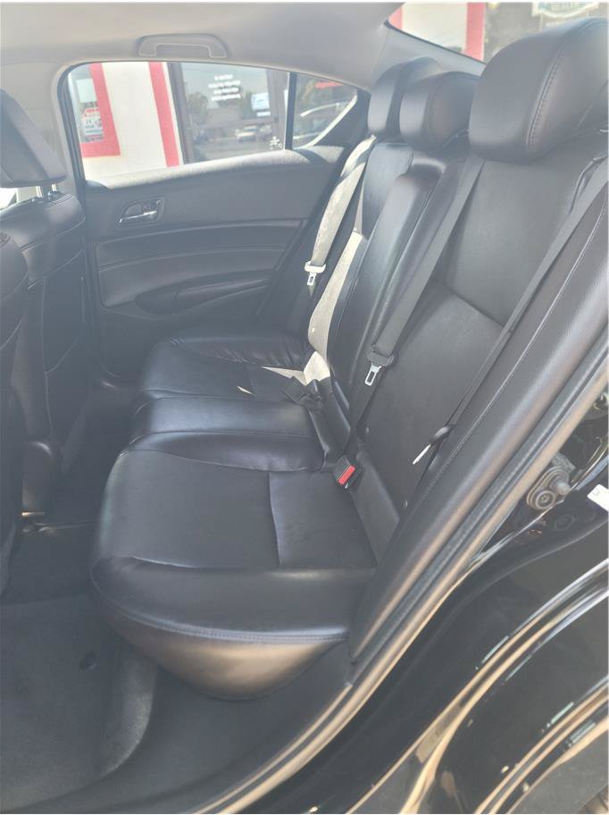 Used 2017 Acura ILX FWD image 9