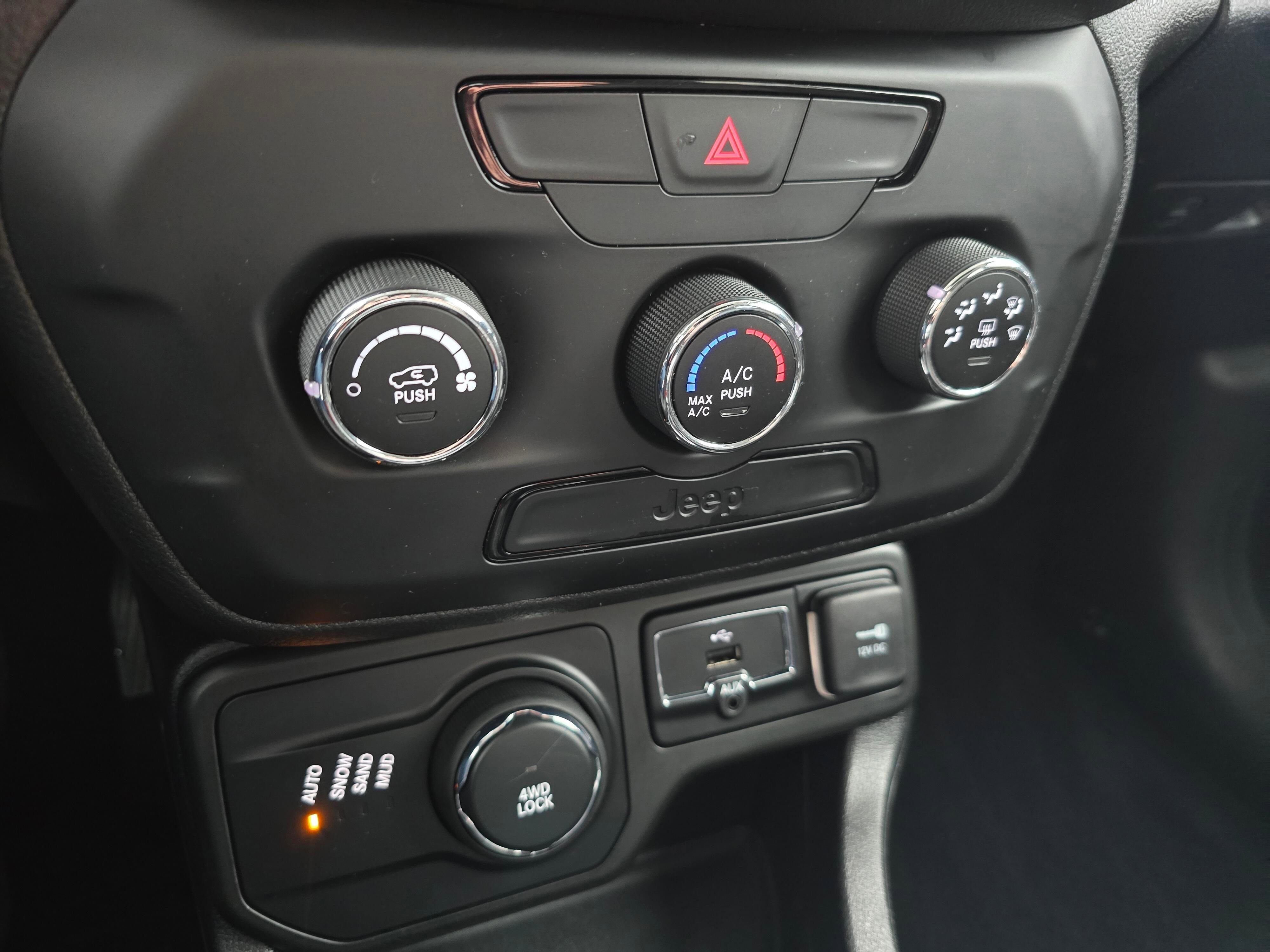 Used 2018 Jeep Renegade Sport w/ Power & Air Group AWD/4WD image 18