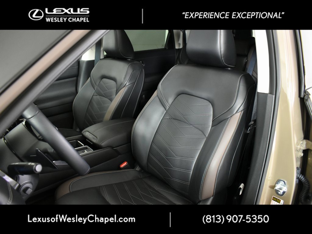 Used 2025 Nissan Pathfinder Platinum w/ Cargo Package image 21