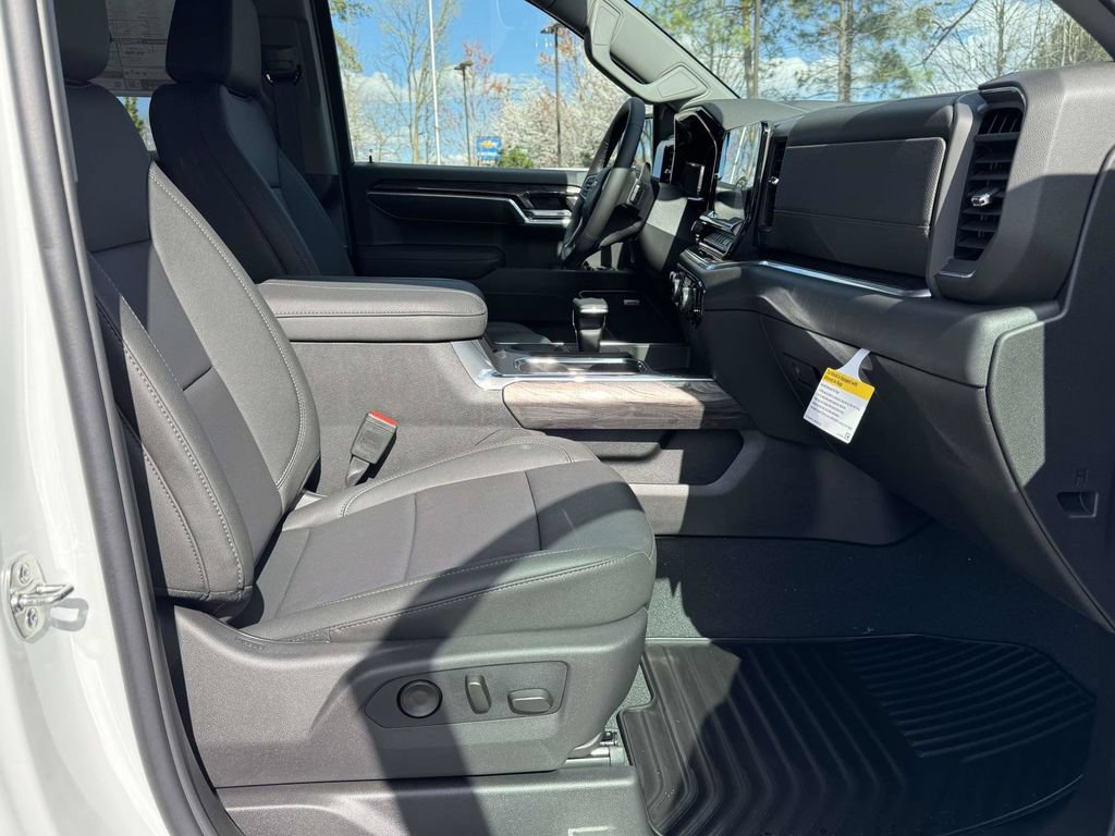 New 2026 Chevrolet Silverado 1500 LTZ w/ LTZ Premium Package AWD/4WD image 13