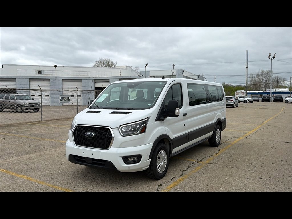 Used 2023 Ford Transit 350 XLT RWD image 2
