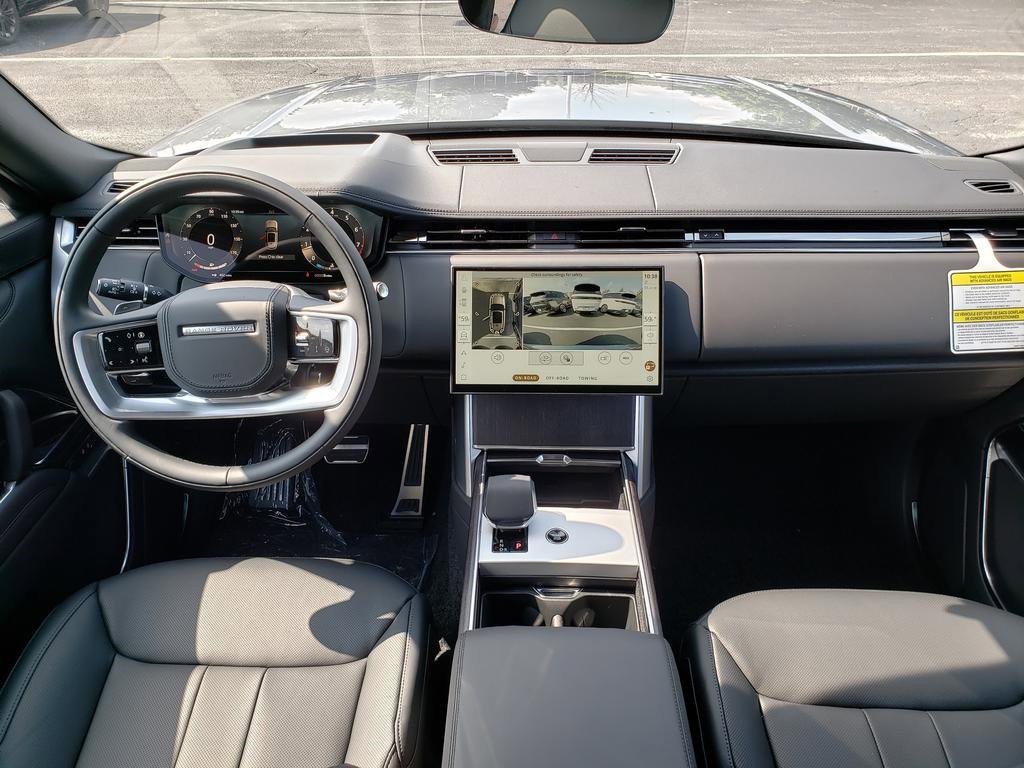New 2025 Land Rover Range Rover SE image 13