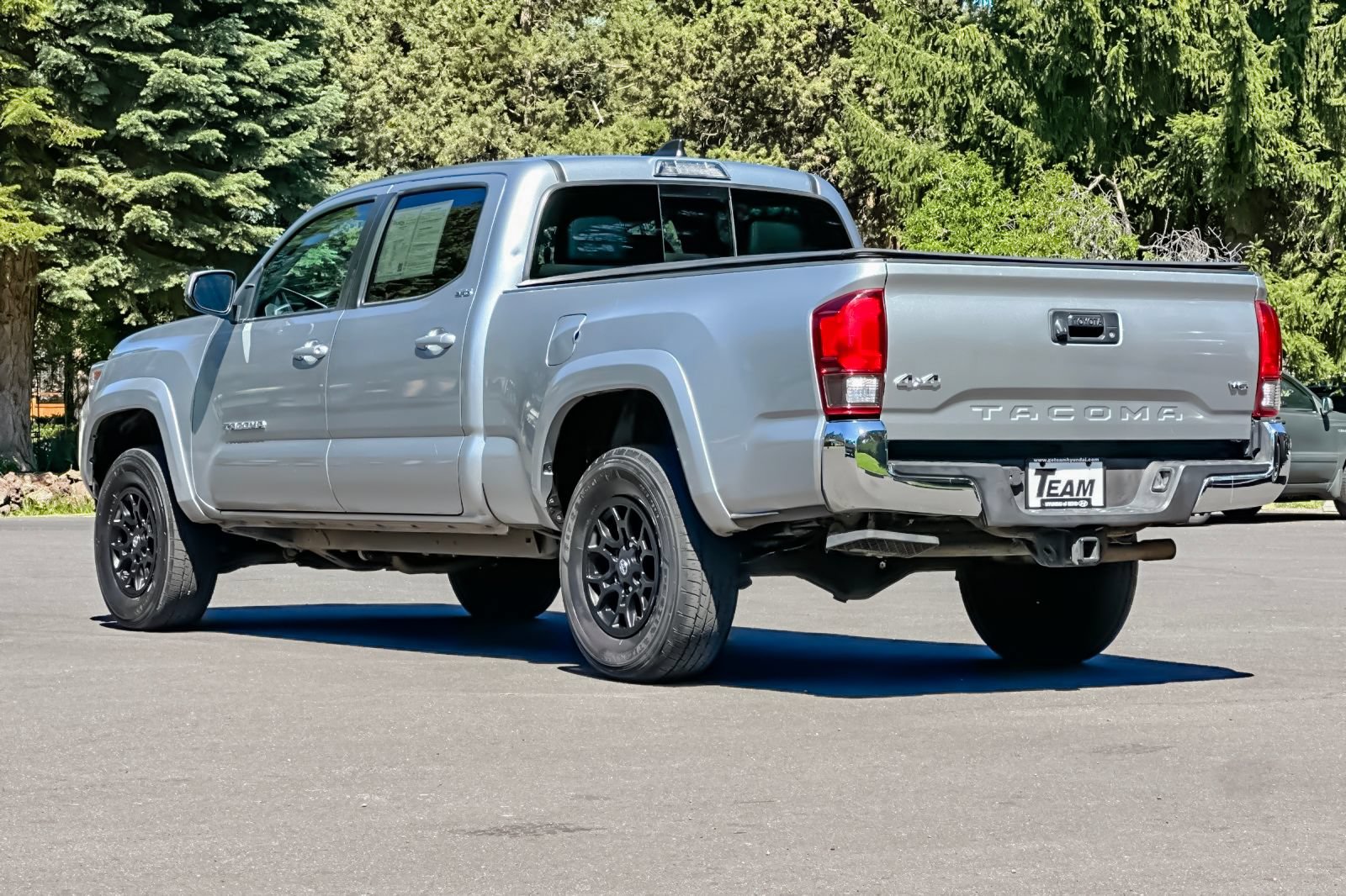 Used 2022 Toyota Tacoma SR5 AWD/4WD image 6