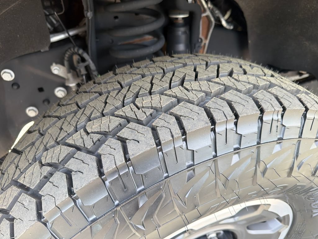 Used 2023 Ford F250 Lariat w/ Tremor Off-Road Package AWD/4WD image 29