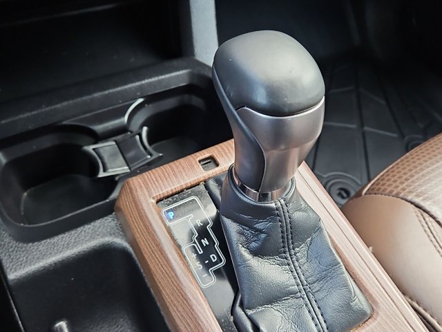 Used 2022 Toyota Tacoma Limited AWD/4WD image 10