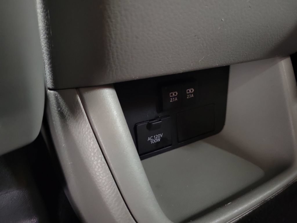 Used 2019 Toyota Highlander Limited Platinum AWD/4WD image 31