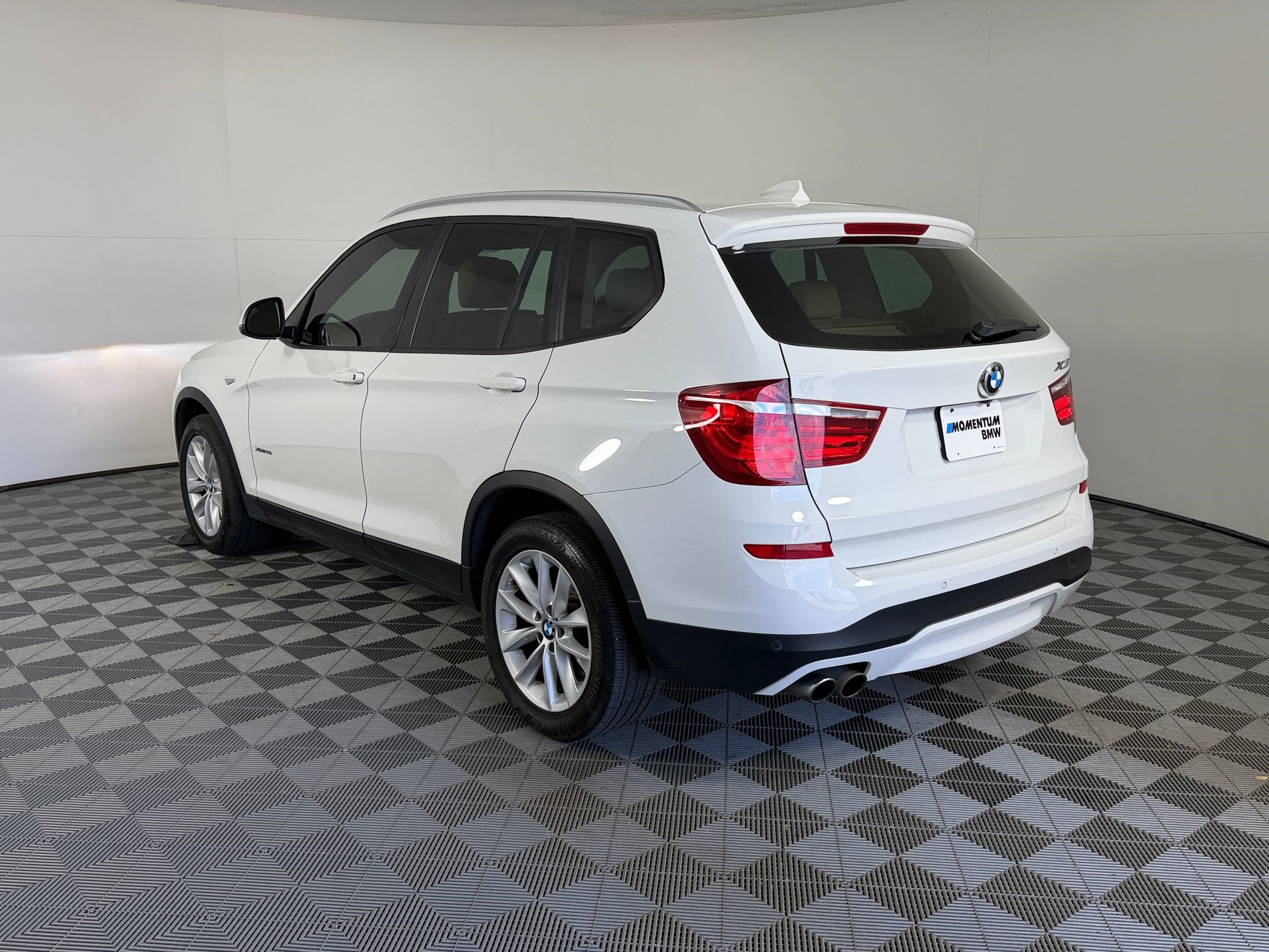 Used 2016 BMW X3 xDrive28i image 3