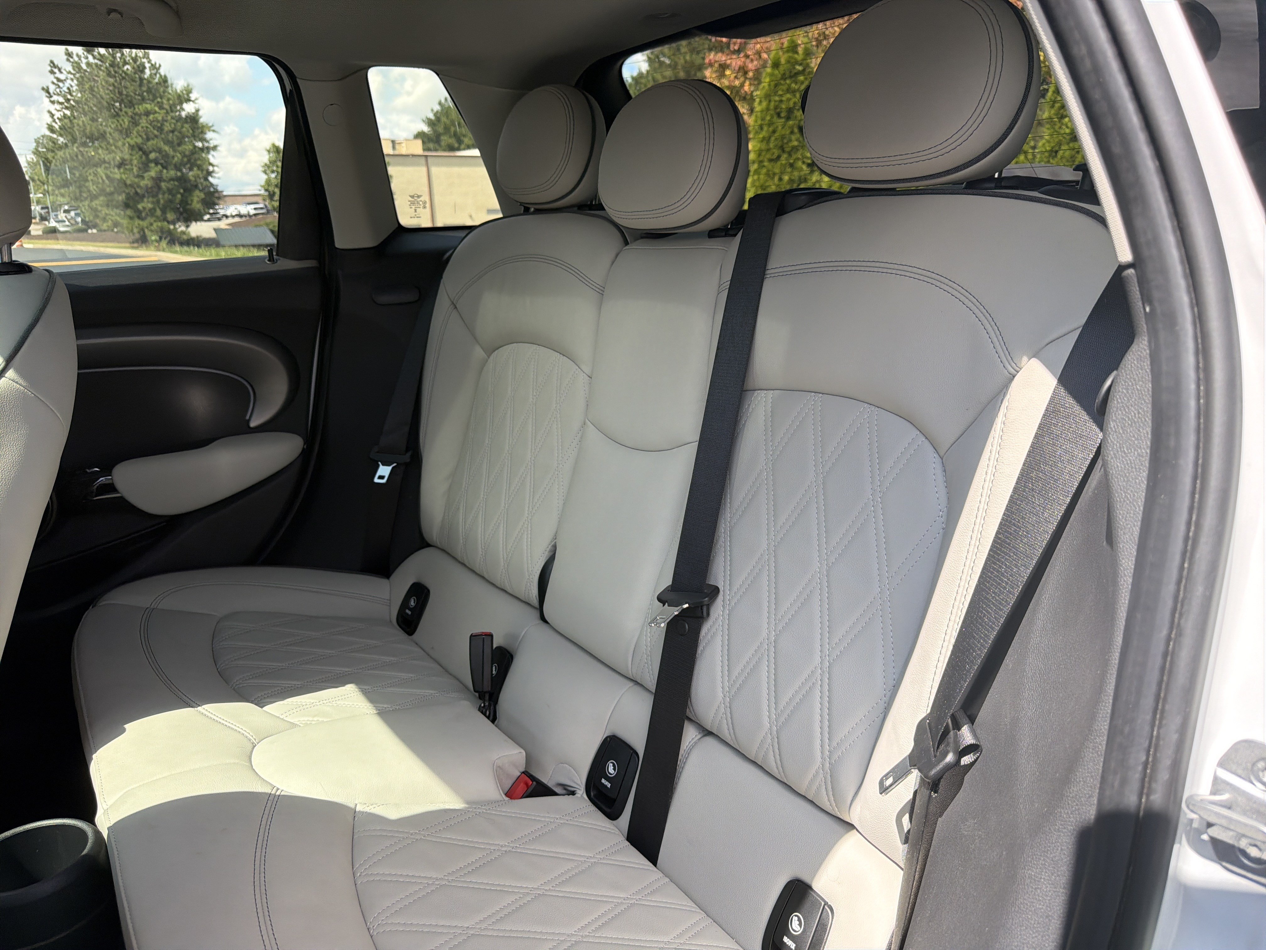 Used 2024 MINI Cooper S w/ Signature Upholstery Package FWD image 9
