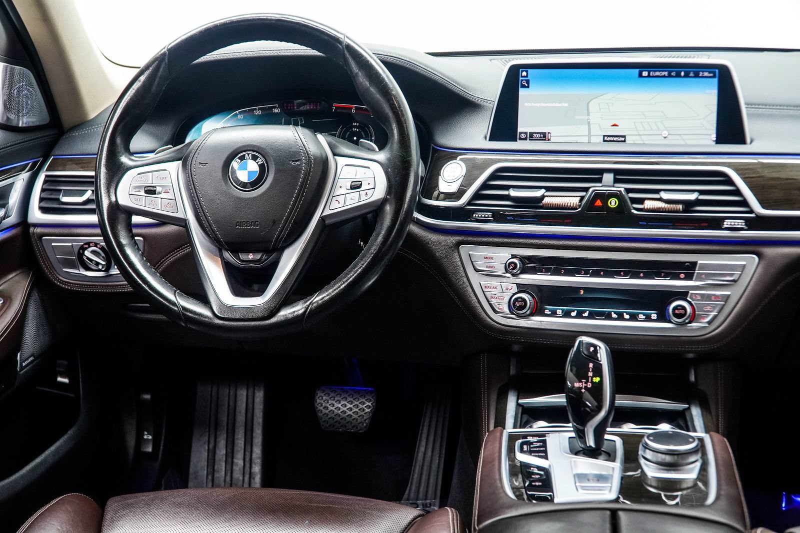 Used 2022 BMW 750i xDrive w/ Luxury Rear Seating Package AWD/4WD image 17