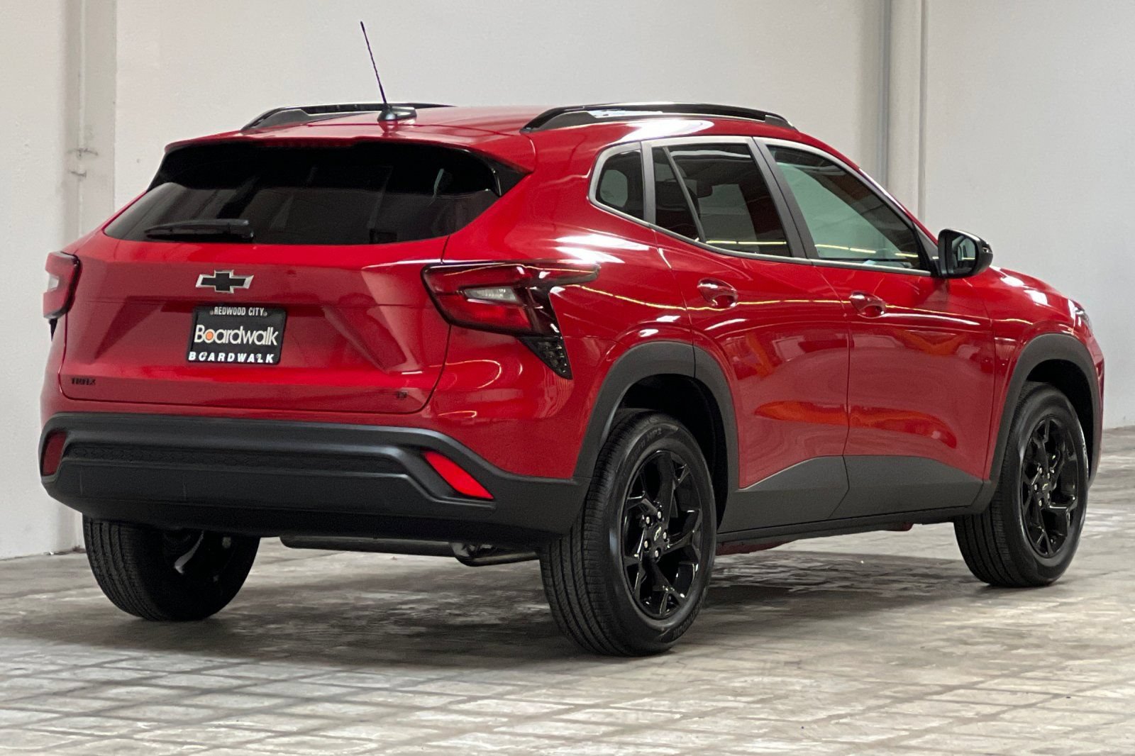 New 2026 Chevrolet Trax LT w/ Midnight Edition FWD image 4