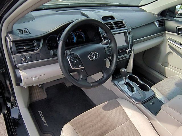 Used 2014 Toyota Camry XLE w/ Leather Package FWD image 9