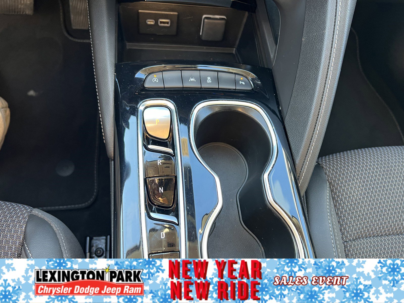 Used 2023 Buick Envision Preferred image 24