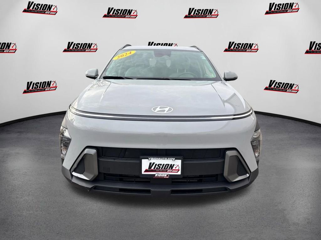 Used 2024 Hyundai Kona SEL w/ Convenience Package image 2