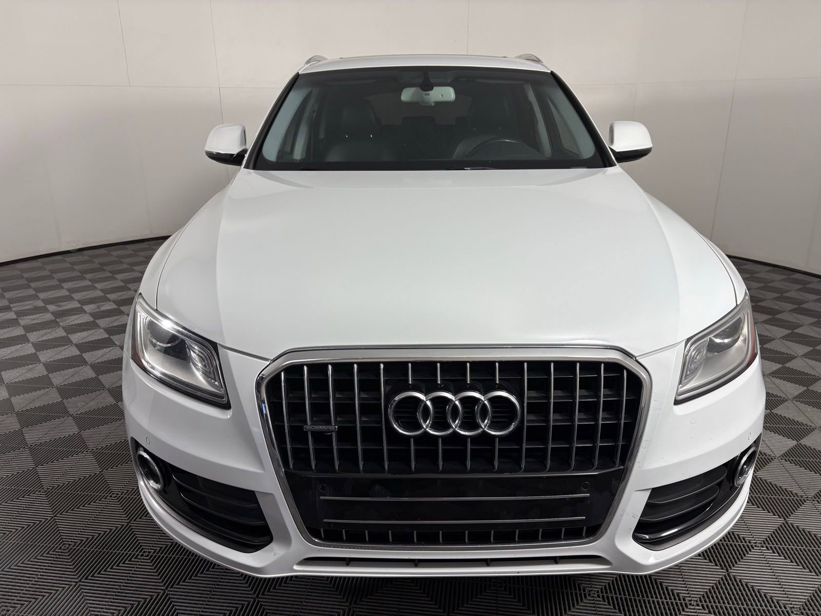 Used 2015 Audi Q5 2.0T Premium Plus w/ Technology Package image 3