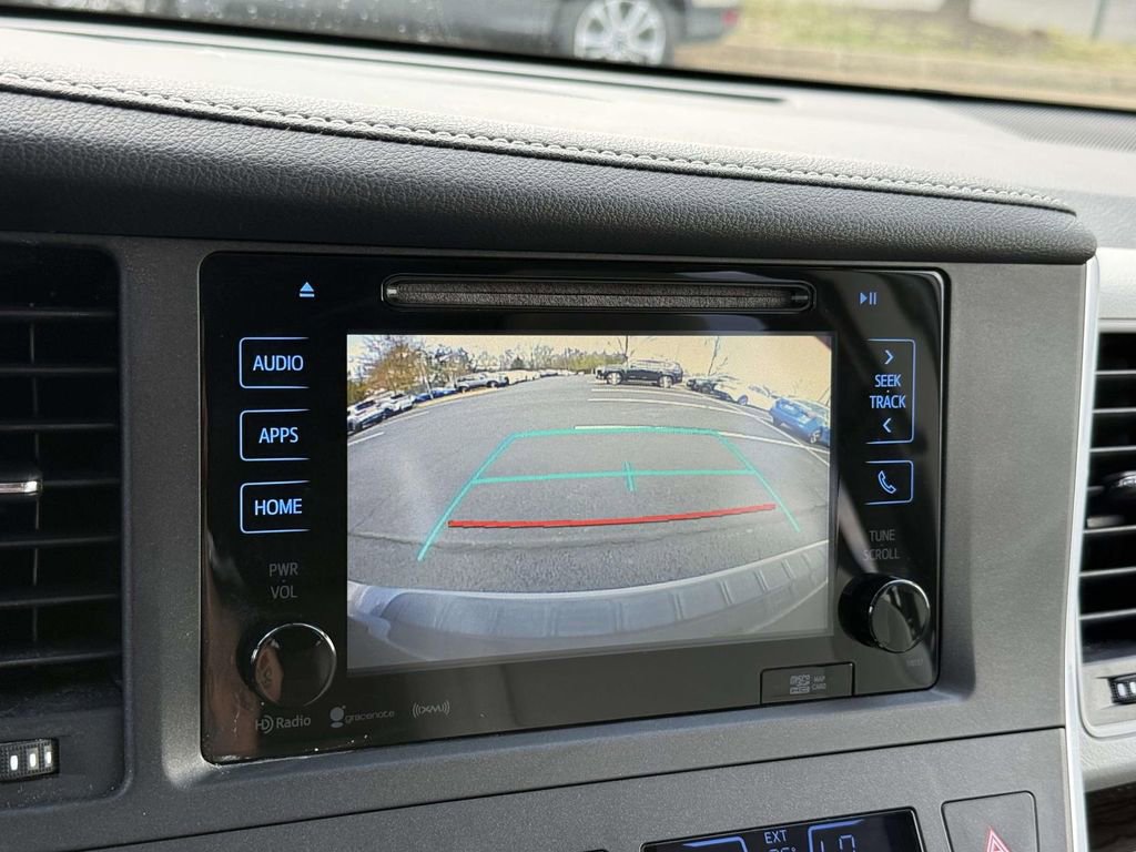 Used 2016 Toyota Sienna XLE w/ XLE Navigation Package image 11