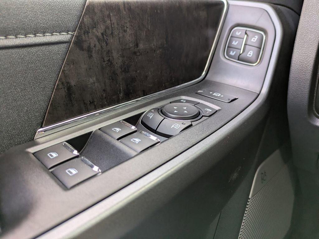 New 2025 Ford F250 Lariat w/ Lariat Ultimate Package image 25
