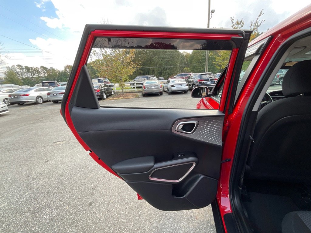 Used 2020 Kia Soul LX image 40