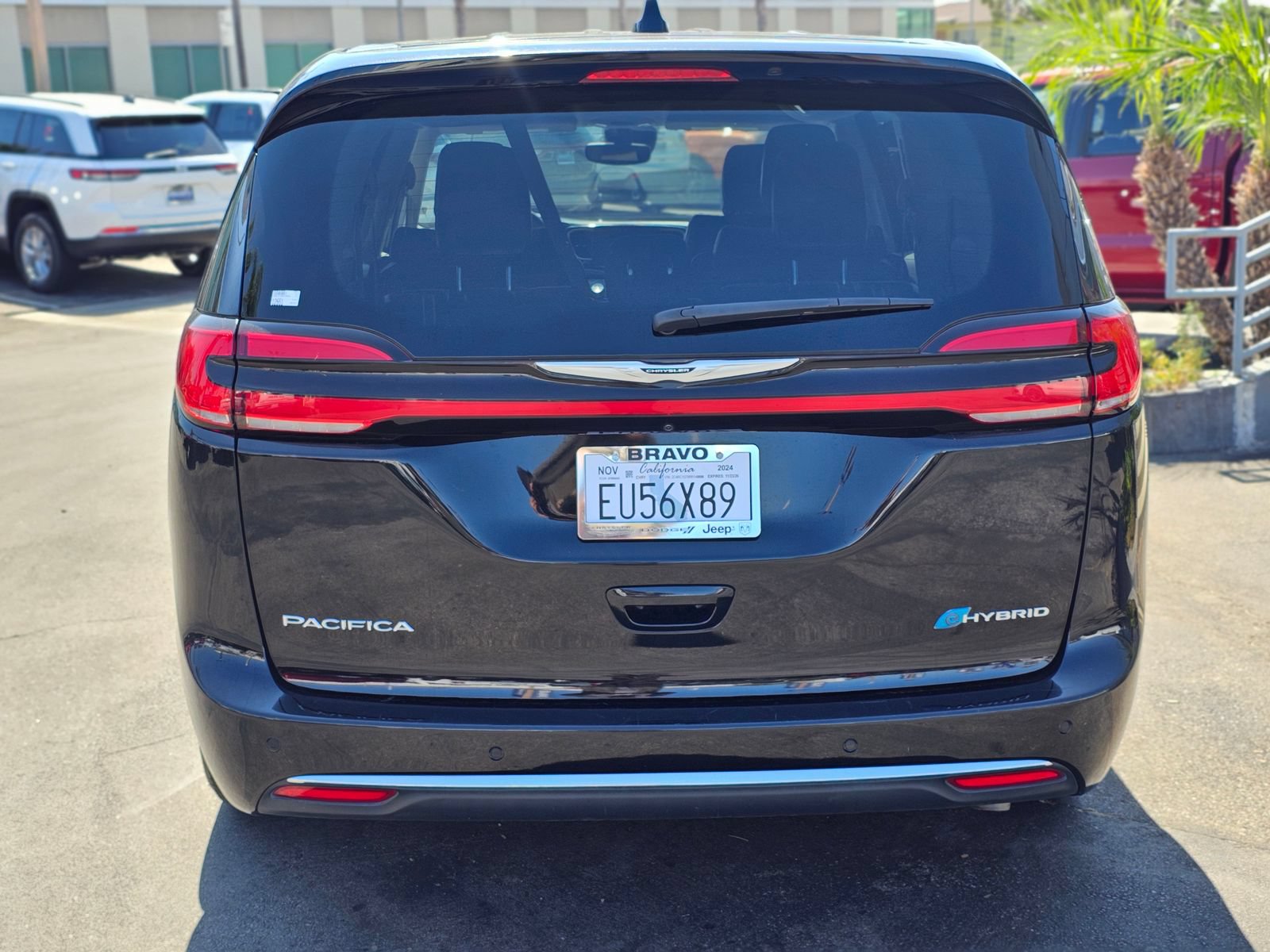 Used 2024 Chrysler Pacifica Limited FWD image 7