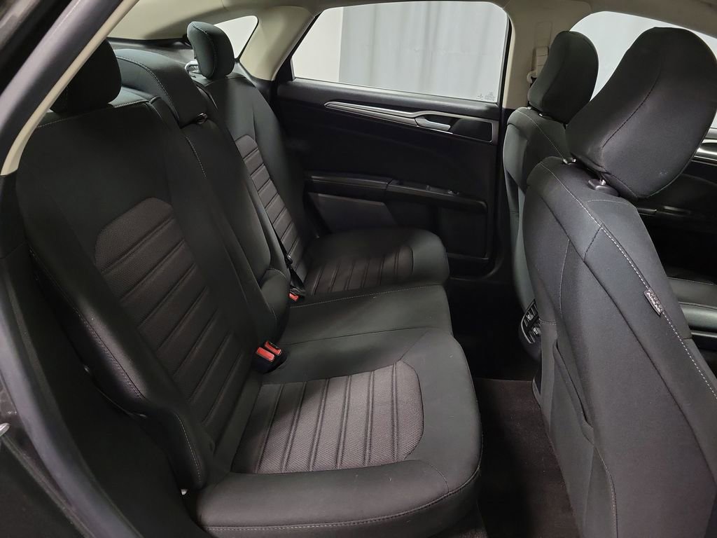 Used 2020 Ford Fusion SE image 26
