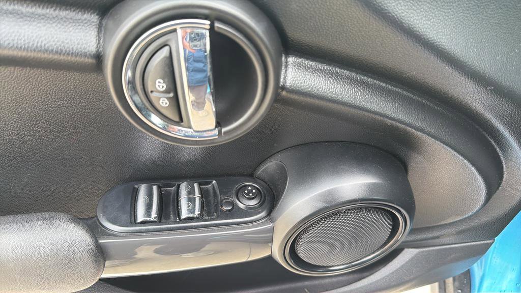Used 2019 MINI Cooper Convertible FWD image 21