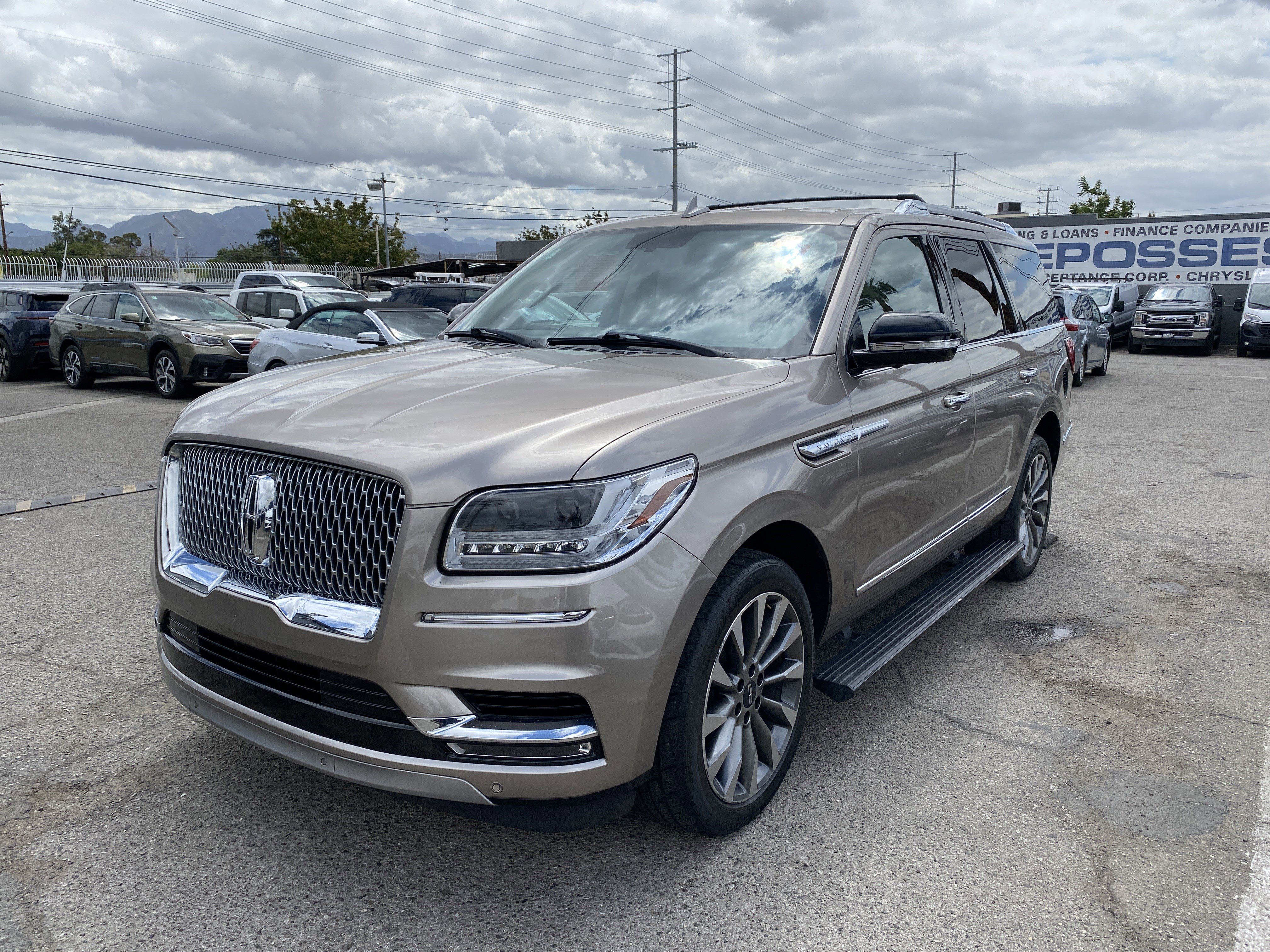 Used 2019 Lincoln Navigator Select w/ Cargo Package RWD image 2