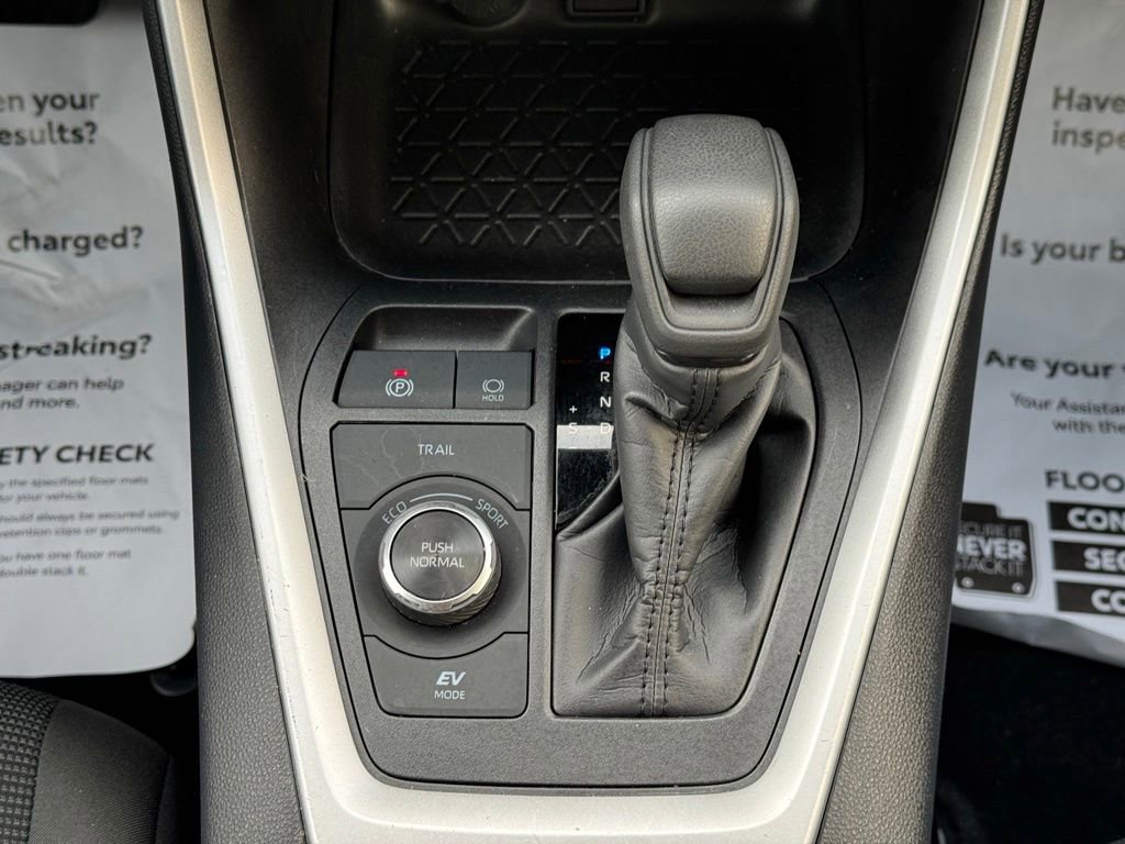 Certified 2025 Toyota RAV4 LE image 35