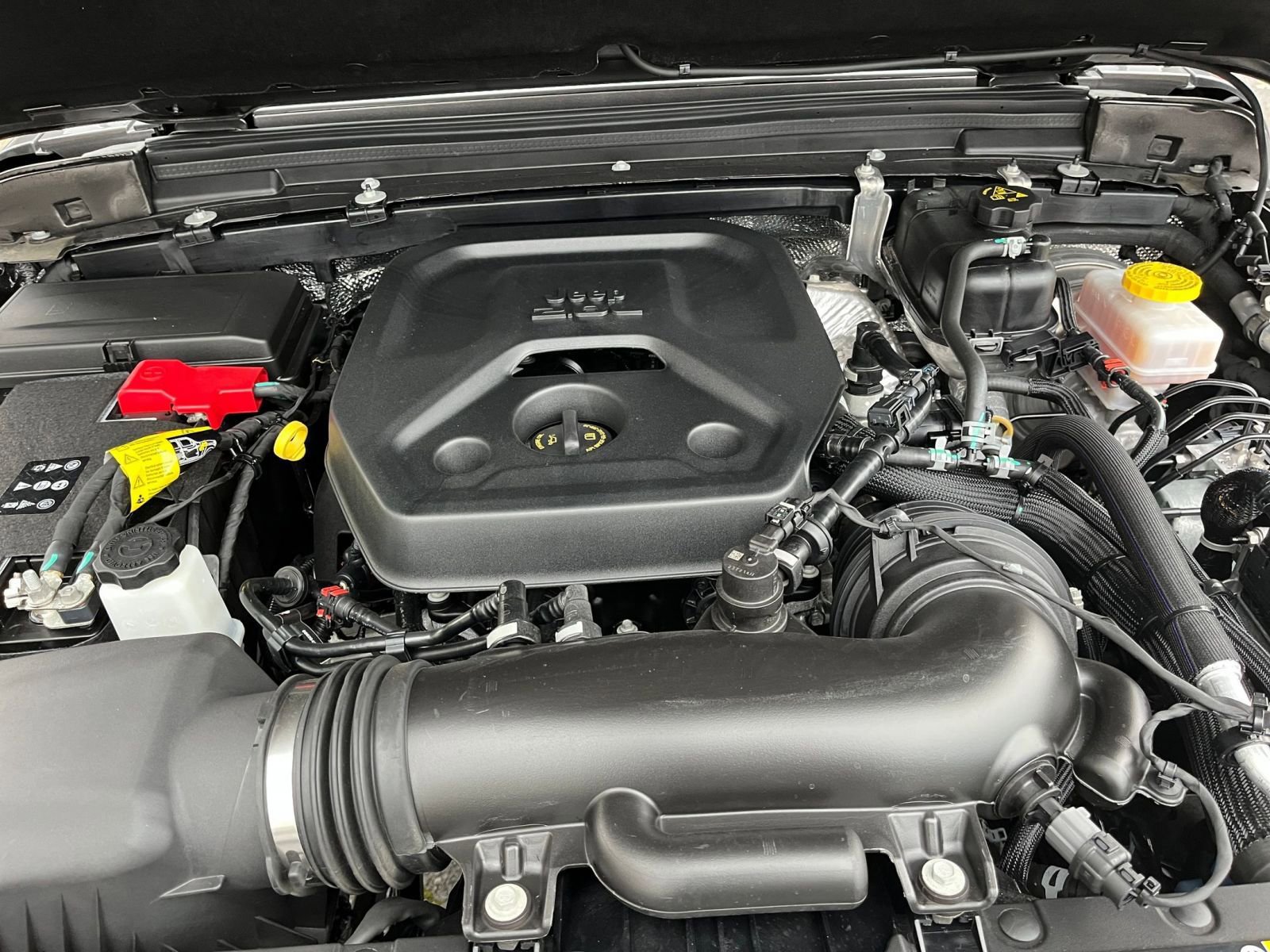 Used 2025 Jeep Wrangler Sahara image 31