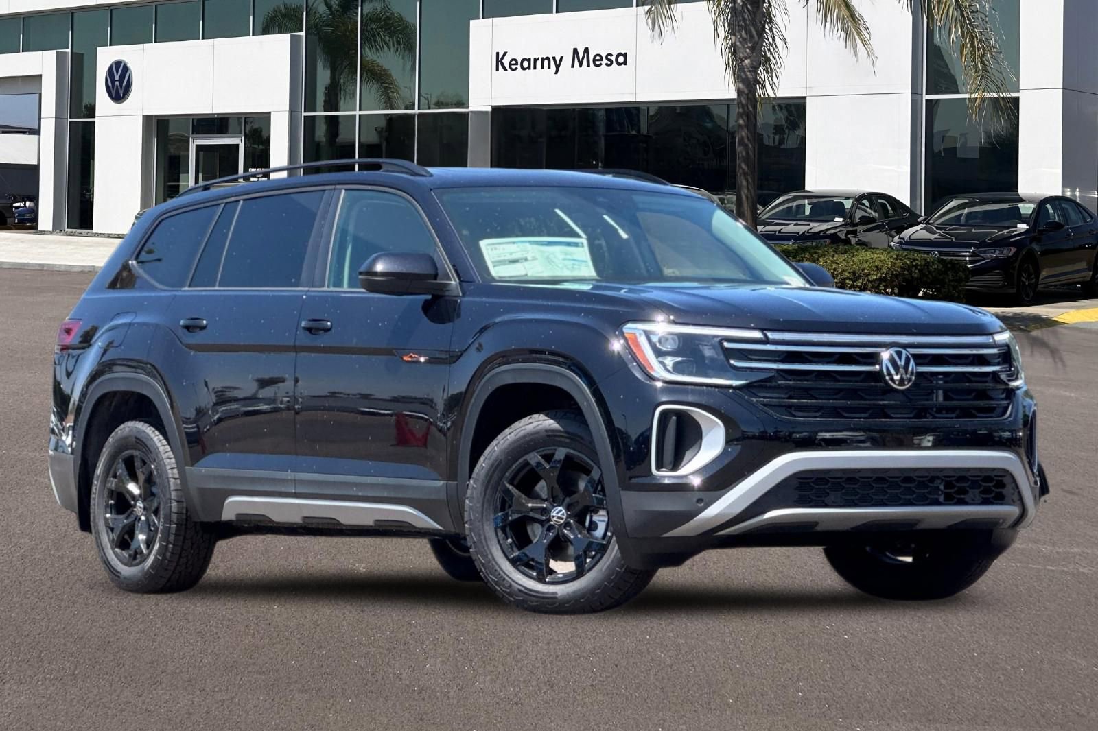 New 2025 Volkswagen Atlas Peak Edition SE image 2