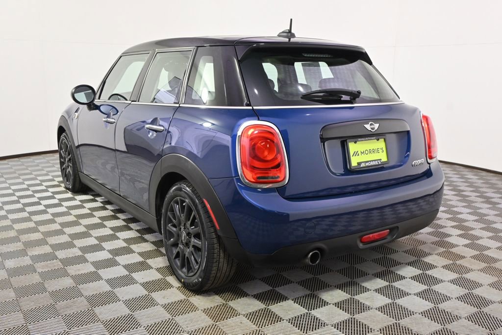 Used 2016 MINI Cooper 4-Door Hardtop image 4