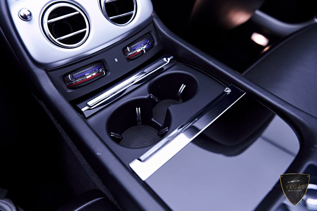 Used 2019 Rolls-Royce Dawn RWD image 66