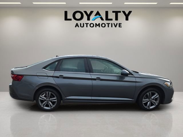 Used 2024 Volkswagen Jetta SE image 8