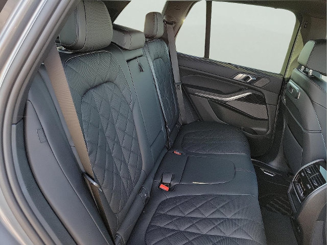 New 2026 BMW X5 xDrive40i AWD/4WD image 17