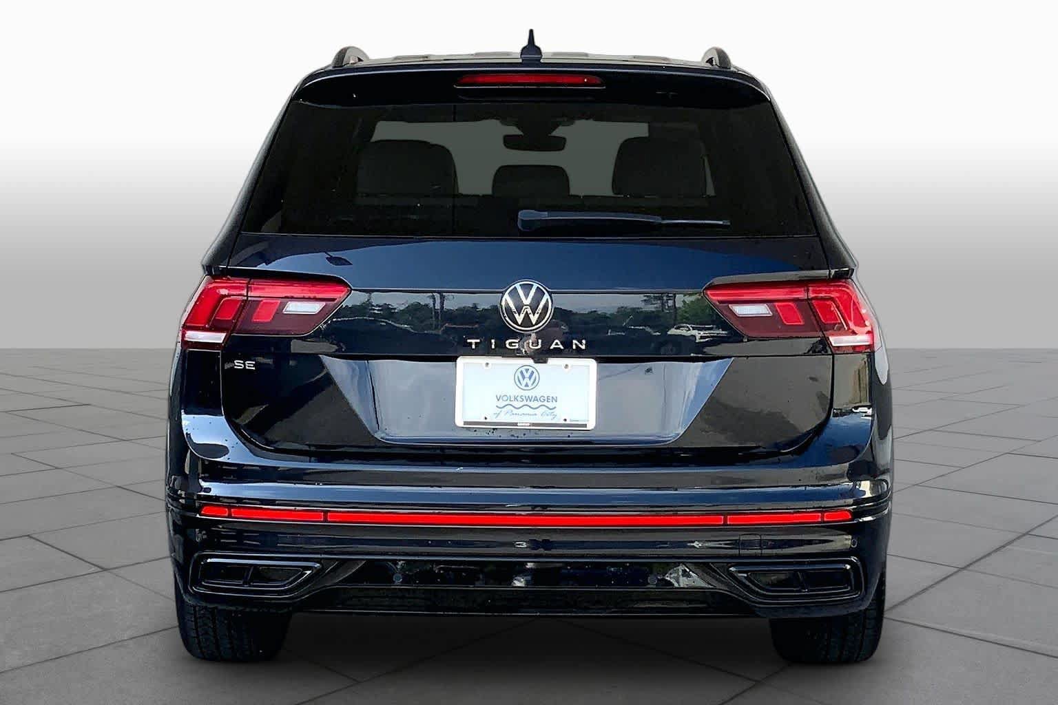 Used 2023 Volkswagen Tiguan SE R-Line FWD image 5