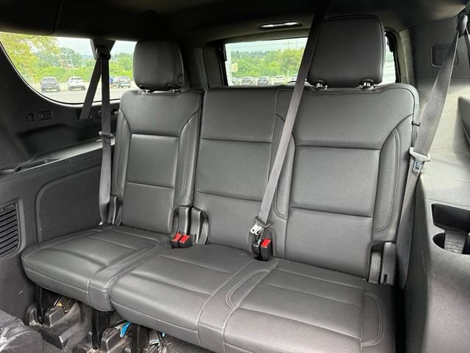 Used 2021 Chevrolet Suburban LT AWD/4WD image 17