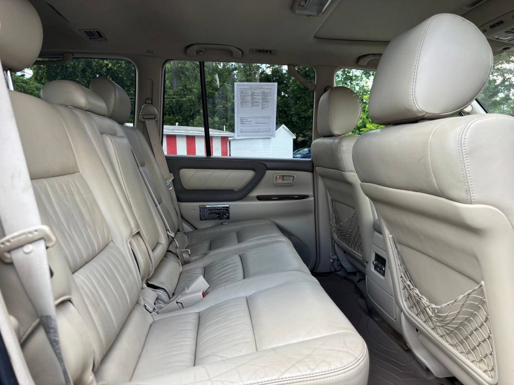 Used 2004 Toyota Land Cruiser w/ Convenience Pkg AWD/4WD image 26